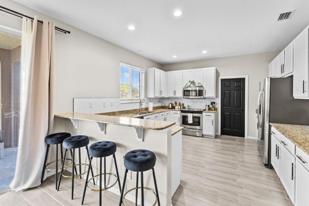 6909 NW Kowal Court, Port Saint Lucie, FL 34986 Photo