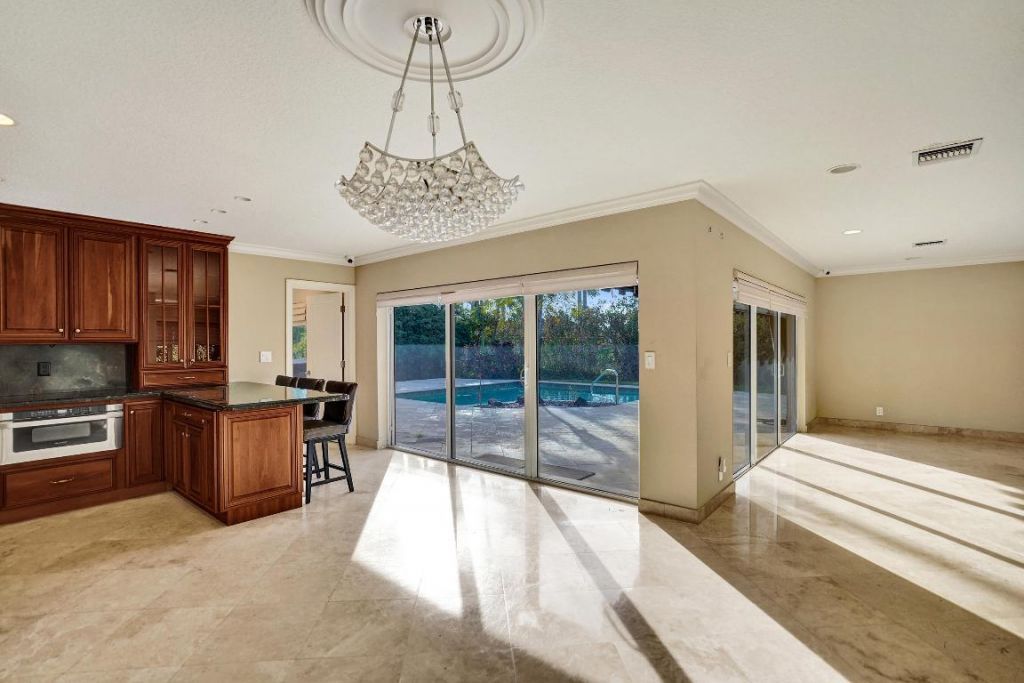 7050 NE 7th Avenue, Boca Raton, FL 33487 Photo