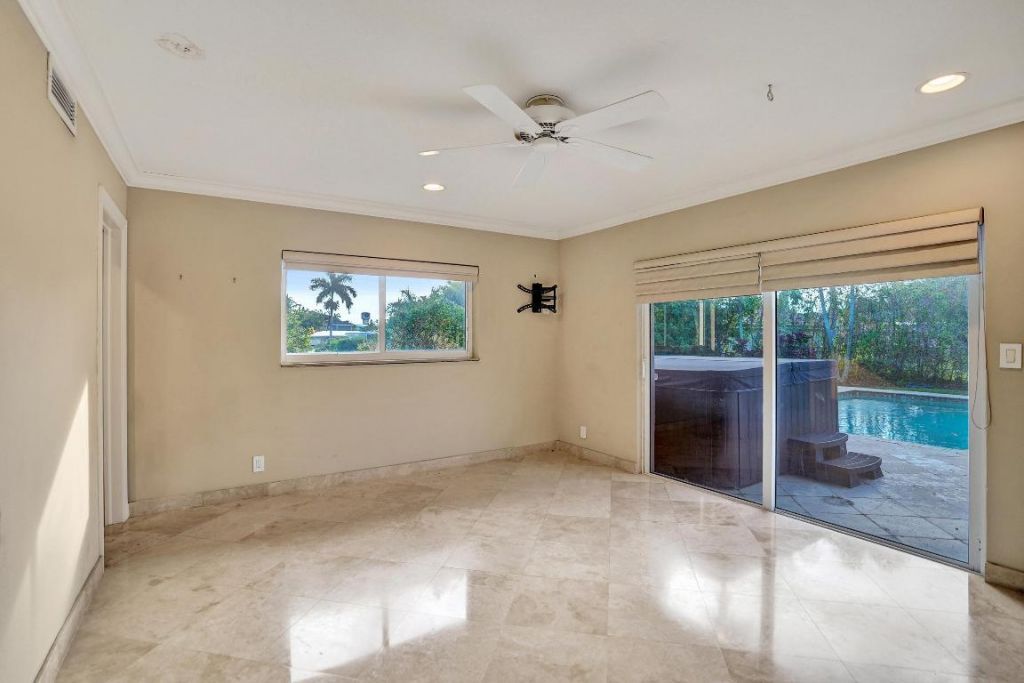 7050 NE 7th Avenue, Boca Raton, FL 33487 Photo