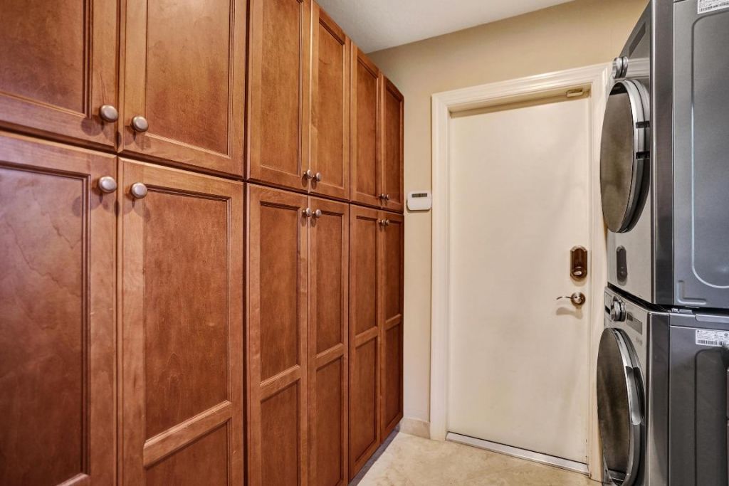 7050 NE 7th Avenue, Boca Raton, FL 33487 Photo