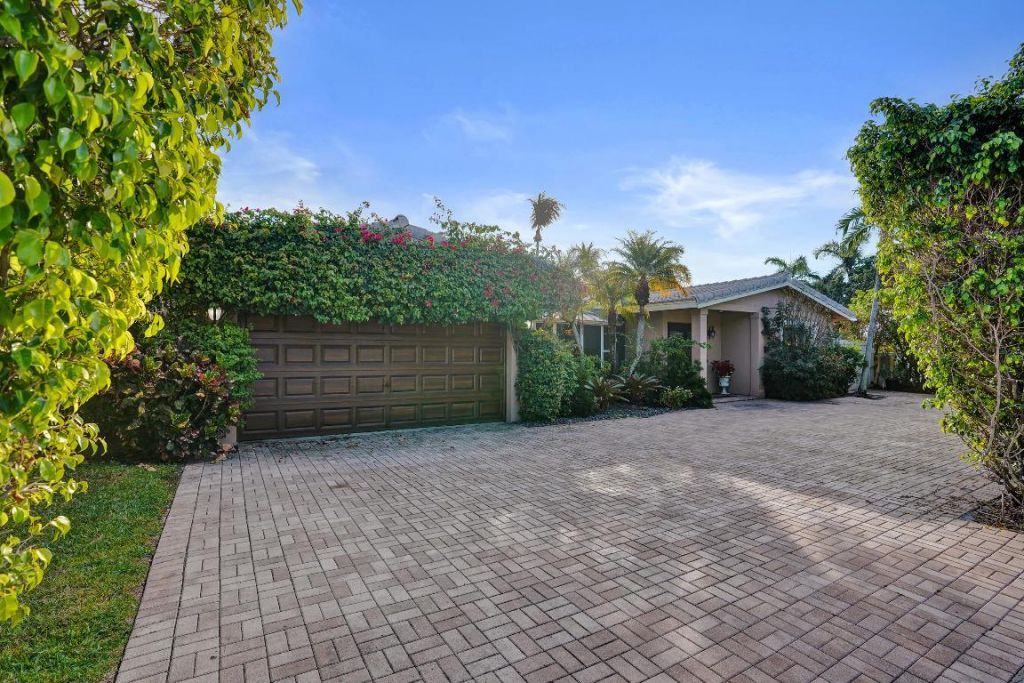 7050 NE 7th Avenue, Boca Raton, FL 33487 Photo