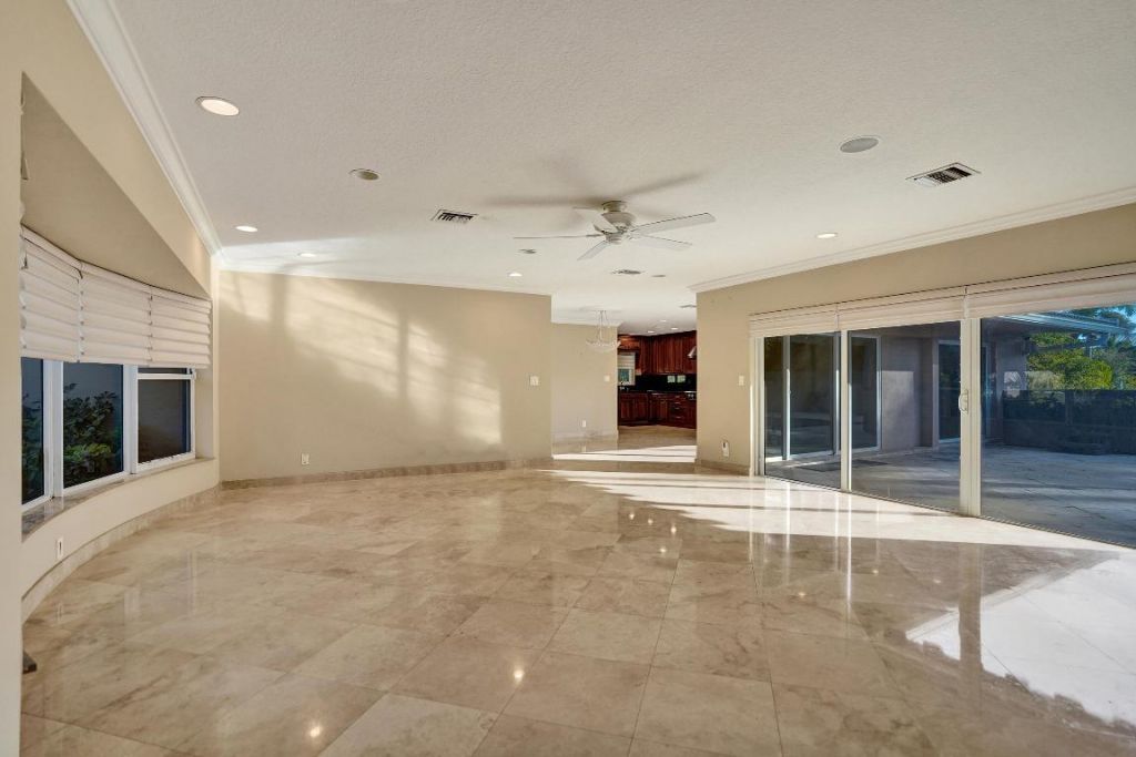 7050 NE 7th Avenue, Boca Raton, FL 33487 Photo