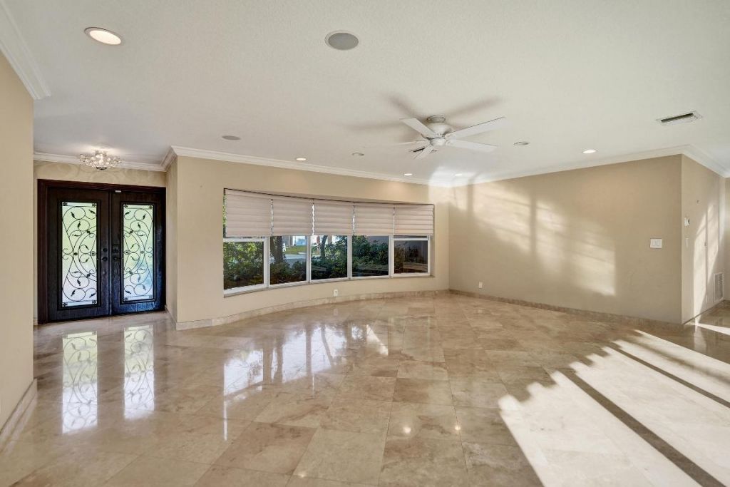 7050 NE 7th Avenue, Boca Raton, FL 33487 Photo