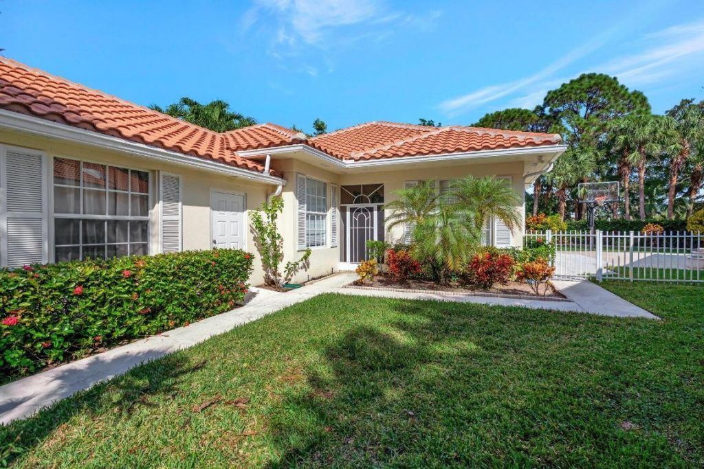 150 Lost Bridge Drive, Palm Beach Gardens, FL 33410 Photo