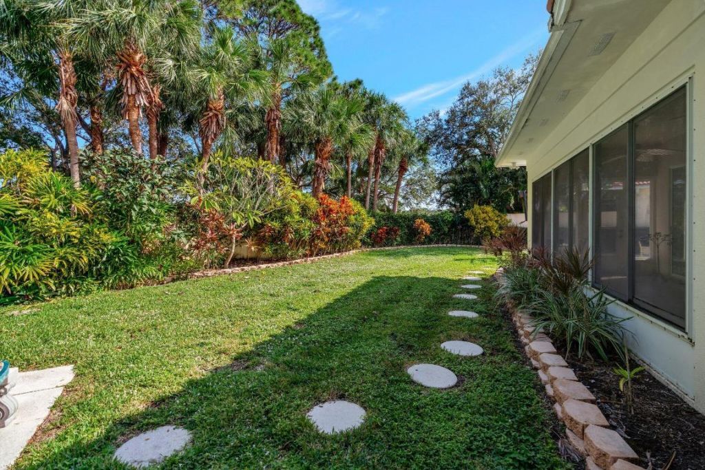 150 Lost Bridge Drive, Palm Beach Gardens, FL 33410 Photo