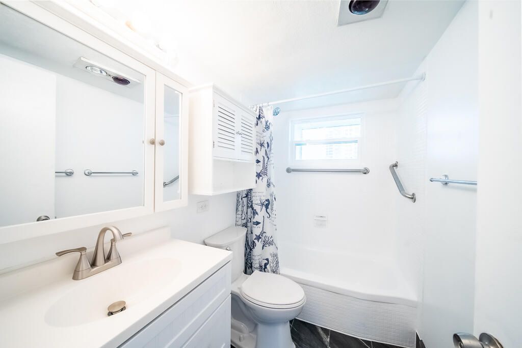 3600 N Ocean Drive, Unit 421, Singer Island, FL 33404 Photo