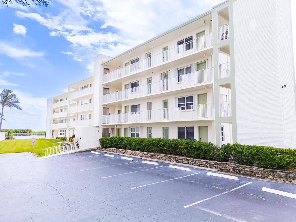 3600 N Ocean Drive, Unit 421, Singer Island, FL 33404 Photo