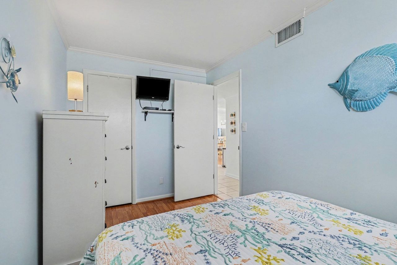 912 N Waccamaw Drive Photo 11