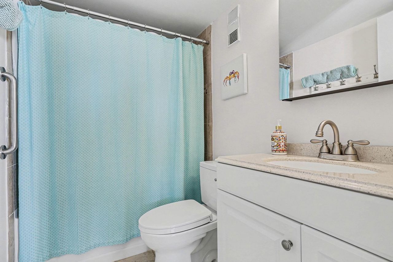 912 N Waccamaw Drive Photo 12