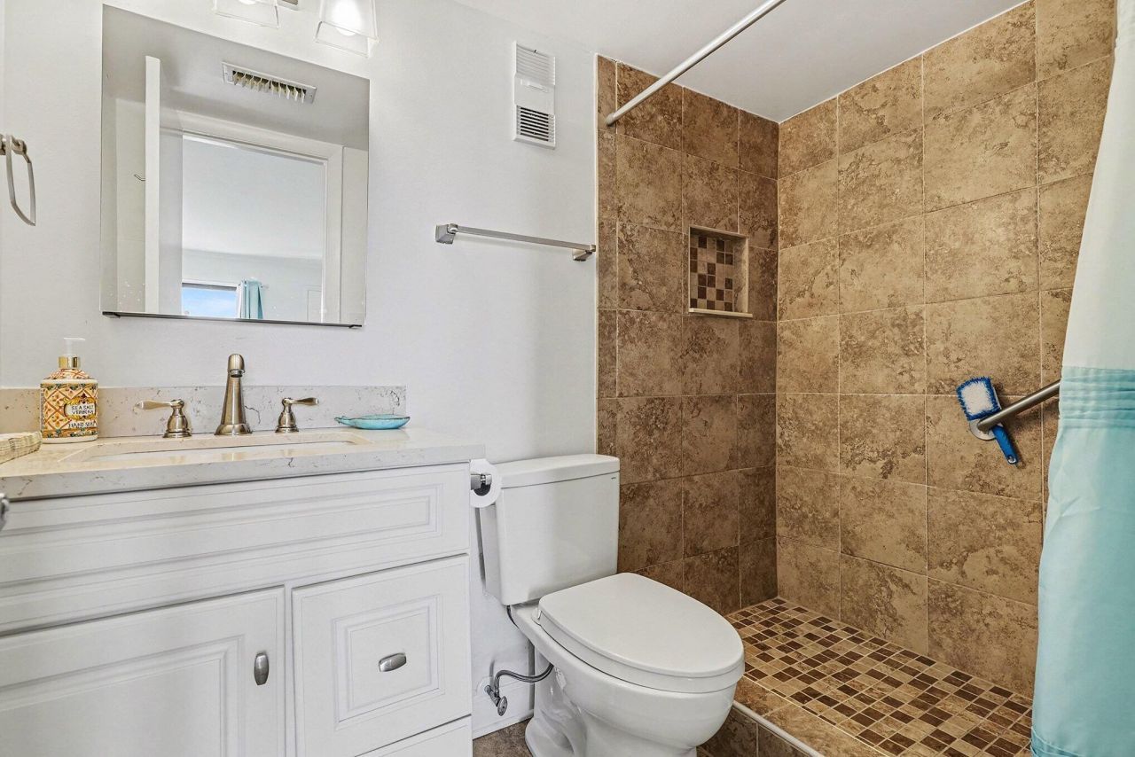 912 N Waccamaw Drive Photo 18