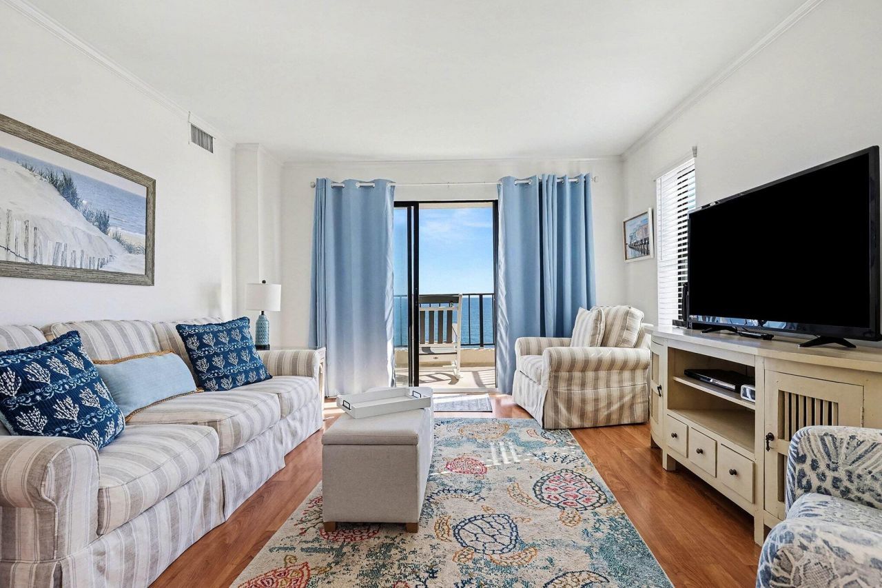 912 N Waccamaw Drive Photo 4