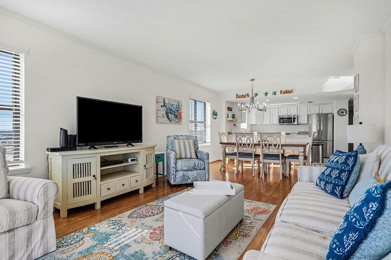 912 N Waccamaw Drive Photo 5