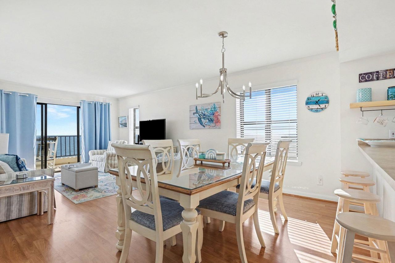 912 N Waccamaw Drive Photo 6