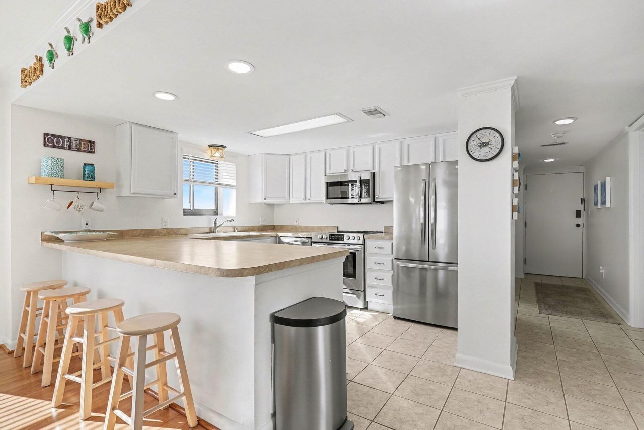 912 N Waccamaw Drive Photo 8