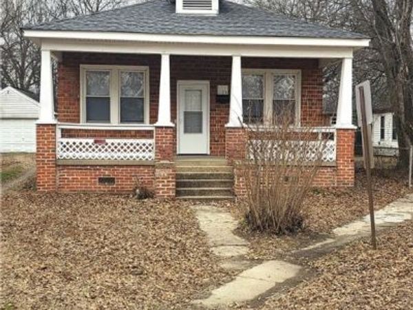 126 S 11th Avenue, Hopewell, VA 23860