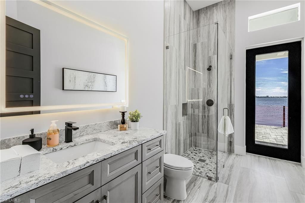 606 Coral Dr, Cape Coral, FL 33904 Photo