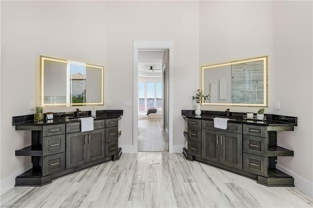 606 Coral Dr, Cape Coral, FL 33904 Photo