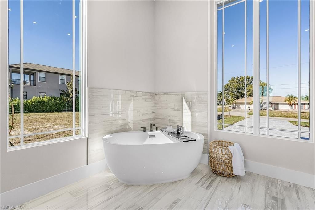 606 Coral Dr, Cape Coral, FL 33904 Photo