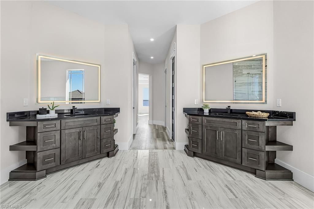 606 Coral Dr, Cape Coral, FL 33904 Photo