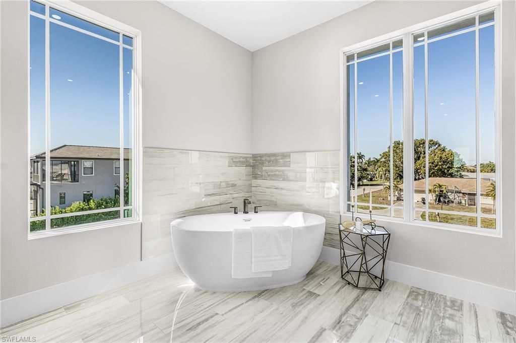 606 Coral Dr, Cape Coral, FL 33904 Photo