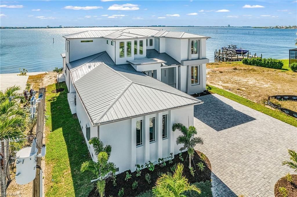 606 Coral Dr, Cape Coral, FL 33904 Photo