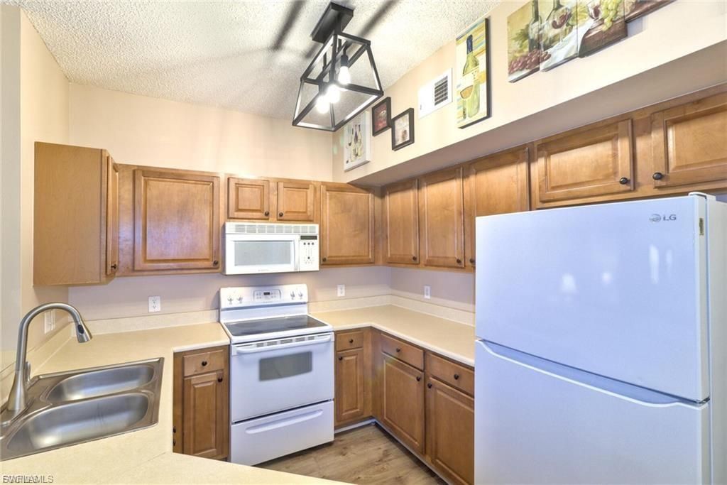 15655 Ocean Walk Cir, Unit 202, Fort Myers, FL 33908 Photo