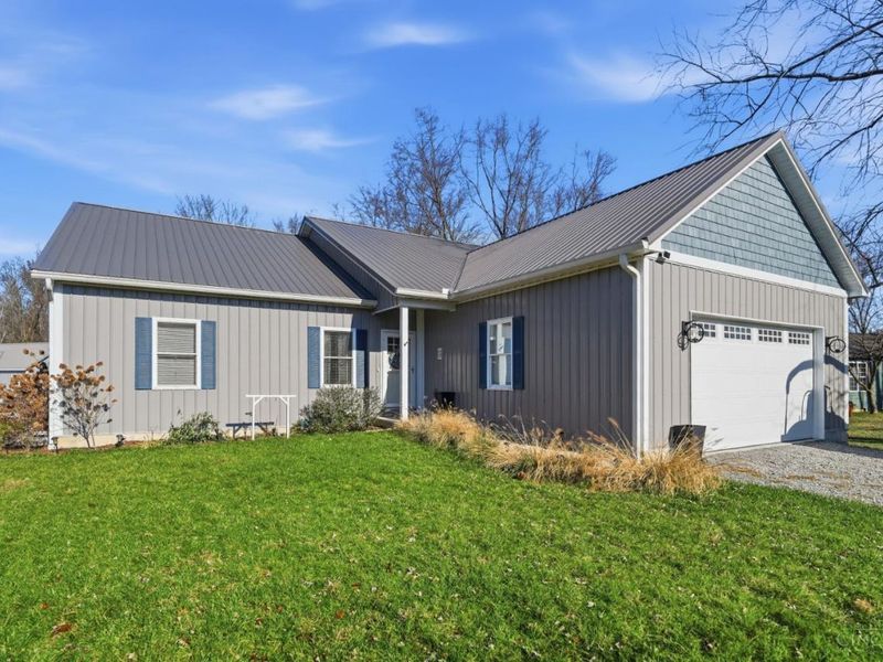 1348 Wagner Drive, Perry Twp, OH 45118 Photo 2