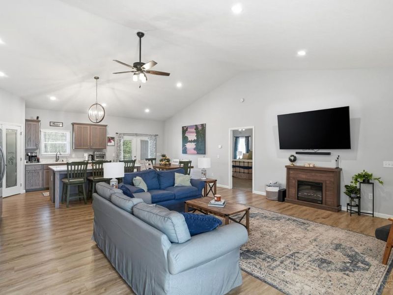 1348 Wagner Drive, Perry Twp, OH 45118 Photo 6