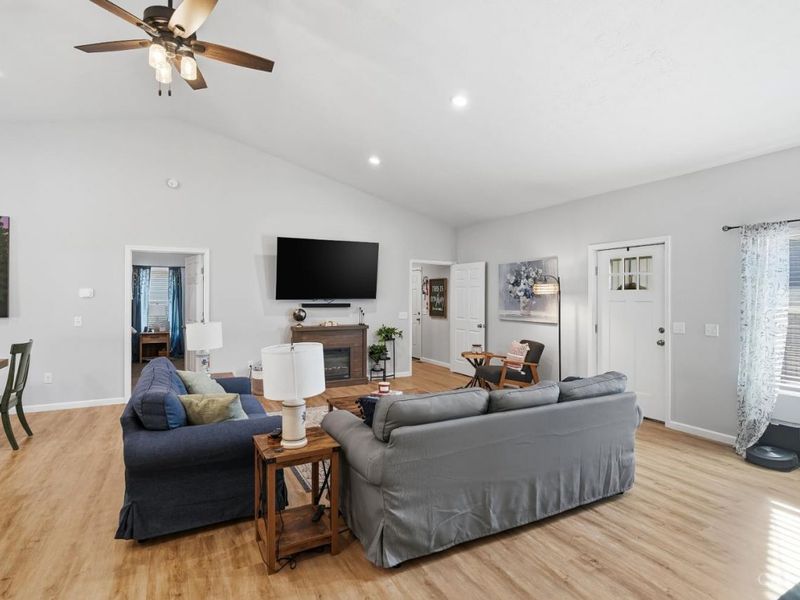 1348 Wagner Drive, Perry Twp, OH 45118 Photo 8