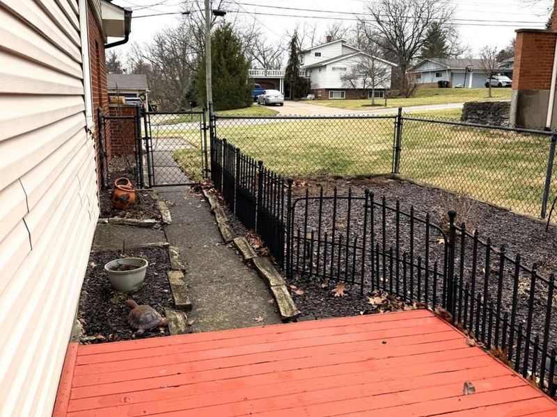 3703 Moorhill Drive, Evendale, OH 45241 Photo 23