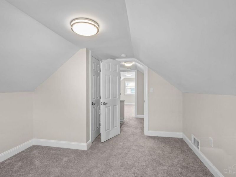 6097 W Fordham Place, Silverton, OH 45213 Photo 20