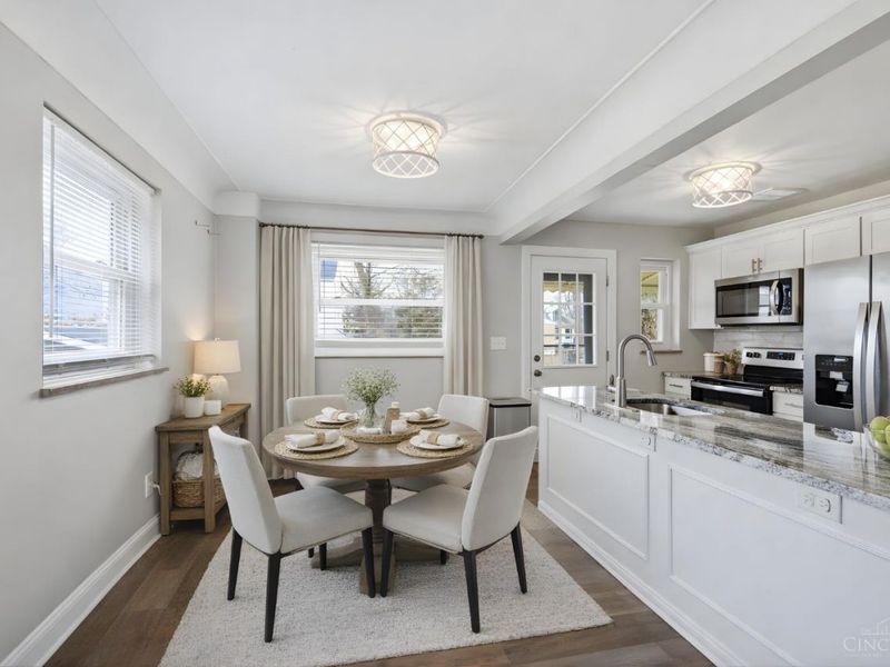 6097 W Fordham Place, Silverton, OH 45213 Photo 3