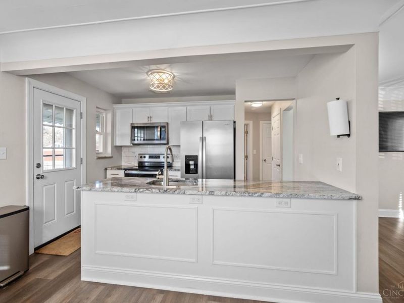 6097 W Fordham Place, Silverton, OH 45213 Photo 5