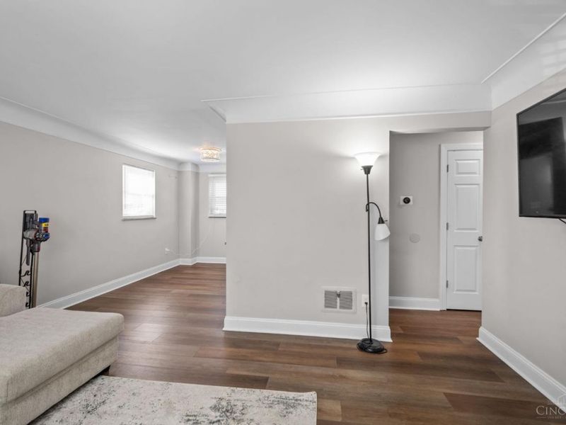 6097 W Fordham Place, Silverton, OH 45213 Photo 9