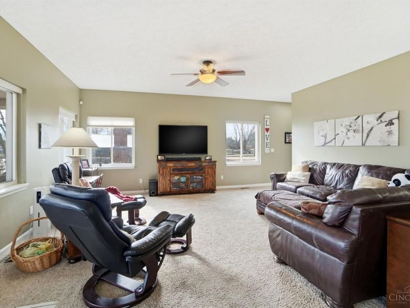 1065 Brunswick Drive, Perry Twp, OH 45118 Photo 9