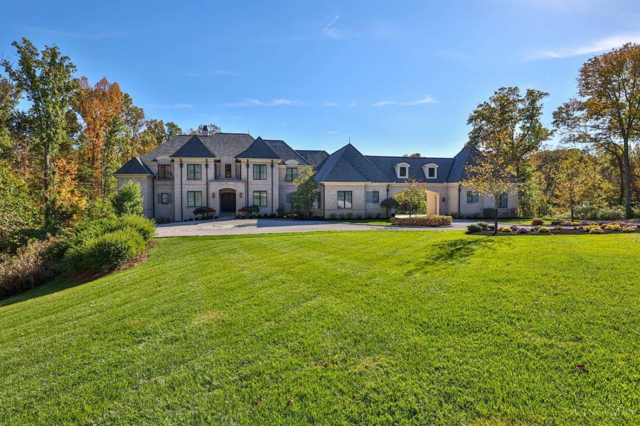 9725 Cunningham Road, Indian Hill, OH 45243 Main Photo