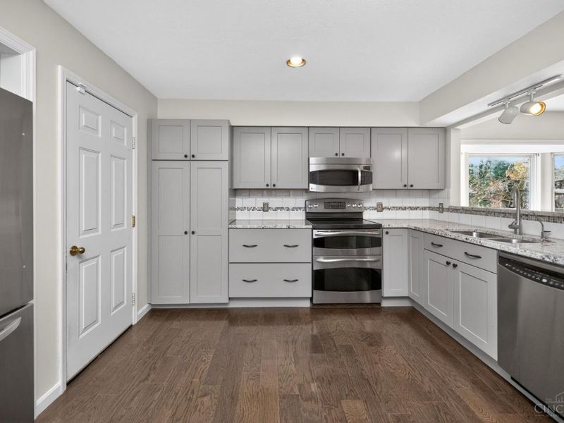 5033 Bristol Court, Loveland, OH 45140 Photo 12