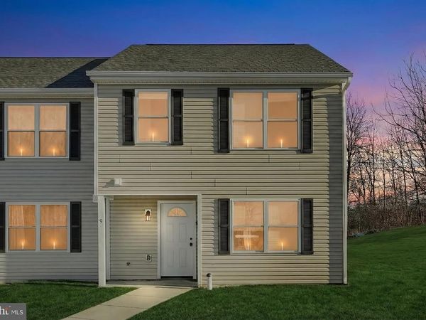 1885 STOVERSTOWN ROAD, Unit 9, SPRING GROVE, PA 17362