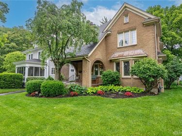 54 Beverly Place, Oakwood, OH 45419