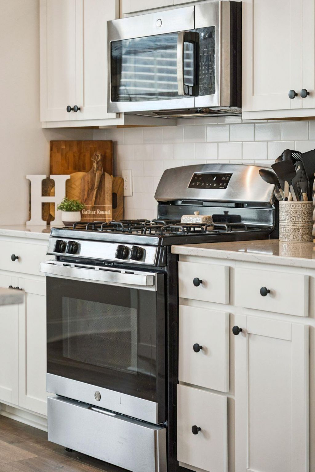 403 N Commodore Way Photo 11