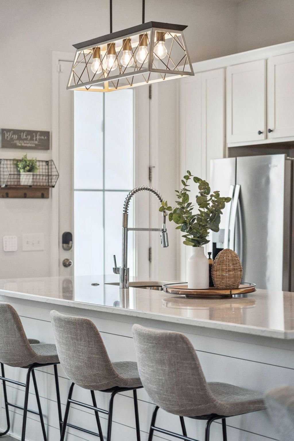 403 N Commodore Way Photo 14