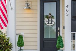 403 N Commodore Way photo 4