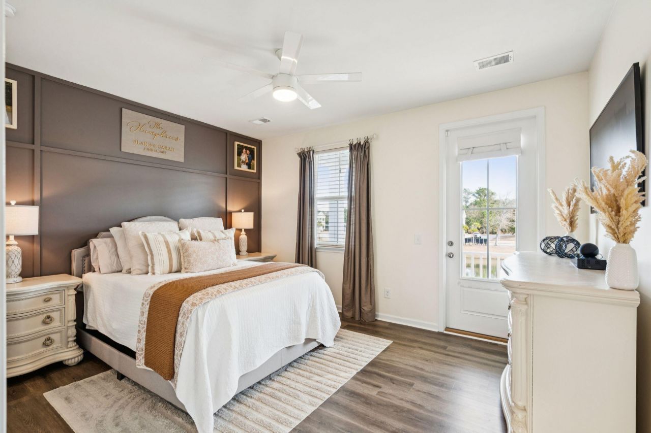 403 N Commodore Way Photo 22