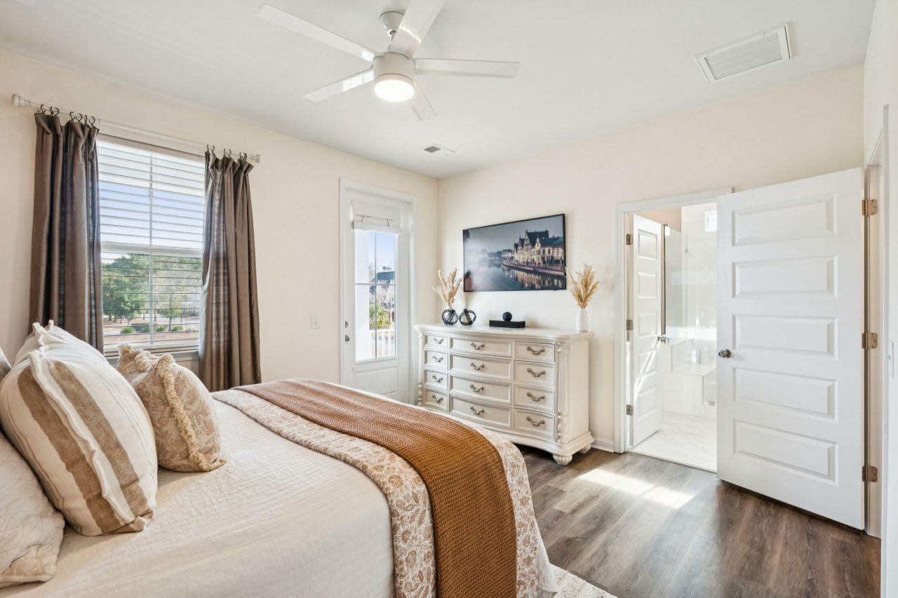 403 N Commodore Way Photo 26