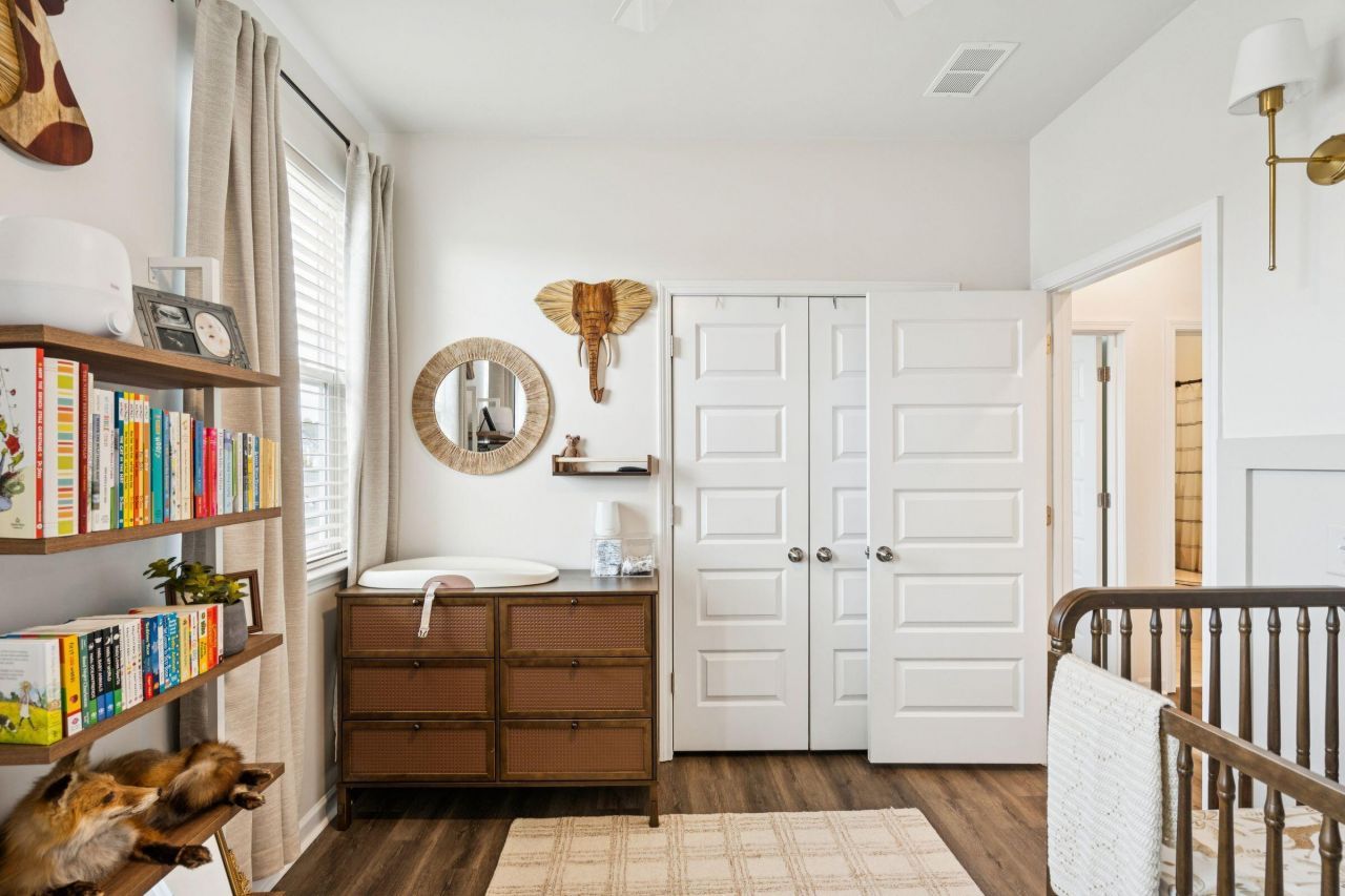 403 N Commodore Way Photo 35