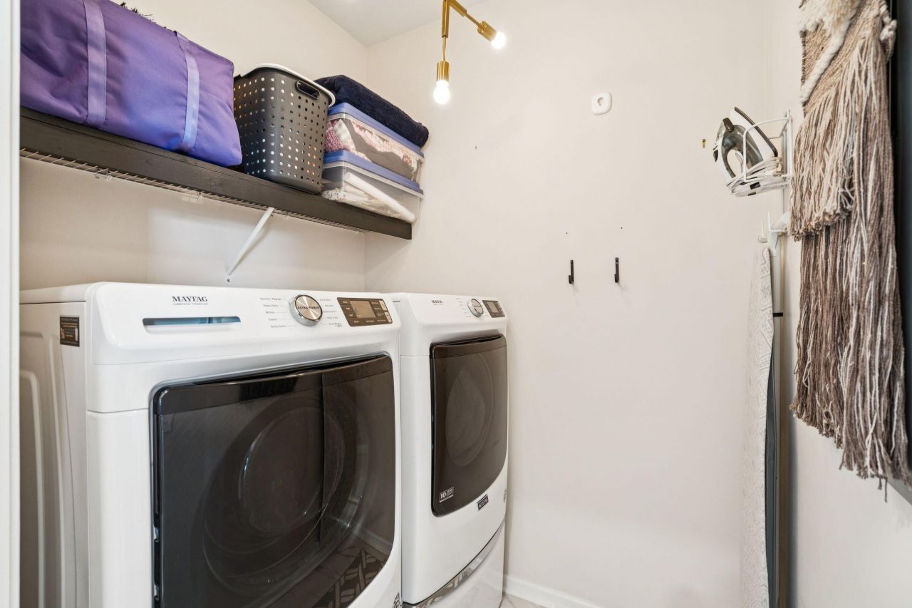 403 N Commodore Way Photo 37