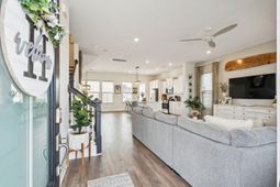 403 N Commodore Way photo 4