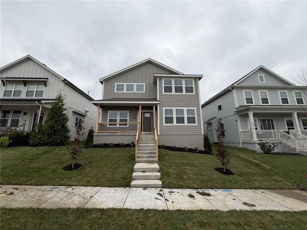 3920 SW Stoney Brook Drive, Lee's Summit, MO 64082