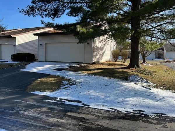 2700 Stonegate Drive SW, Unit 21, Wyoming, MI 49519