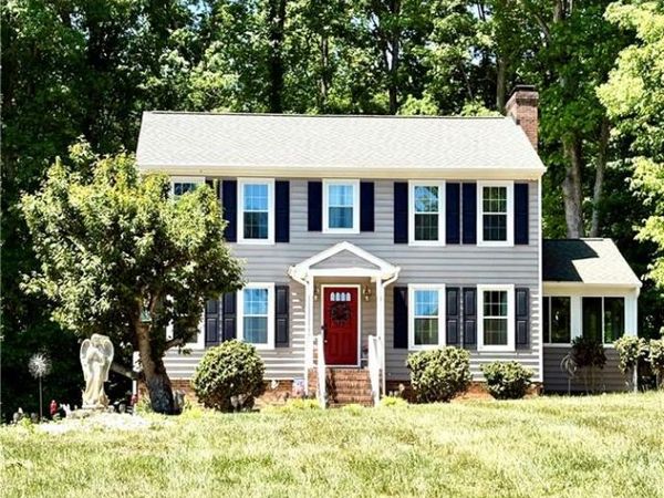 5220 Bridge Pointe Drive, Clemmons, NC 27012